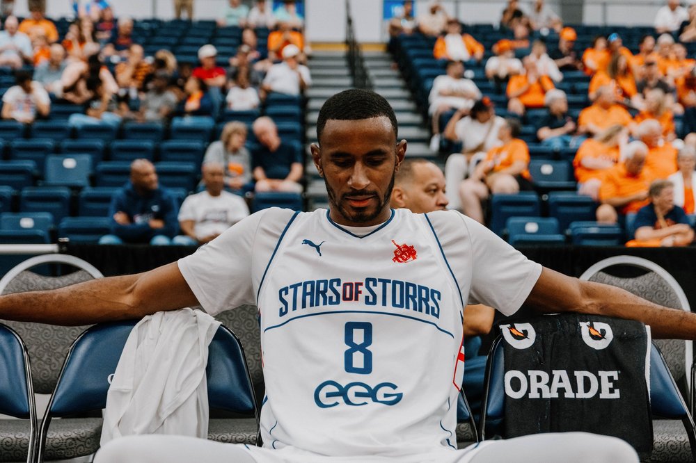 DeAndre Daniels on the Stars of Storrs bench, Syracuse 2025