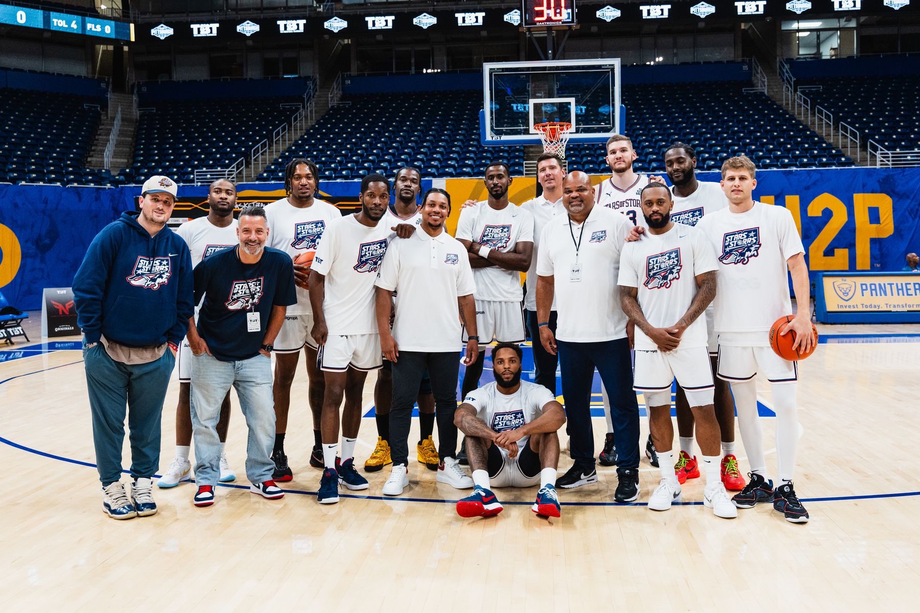The Stars of Storrs team in the arena in Pittsburgh, 2024